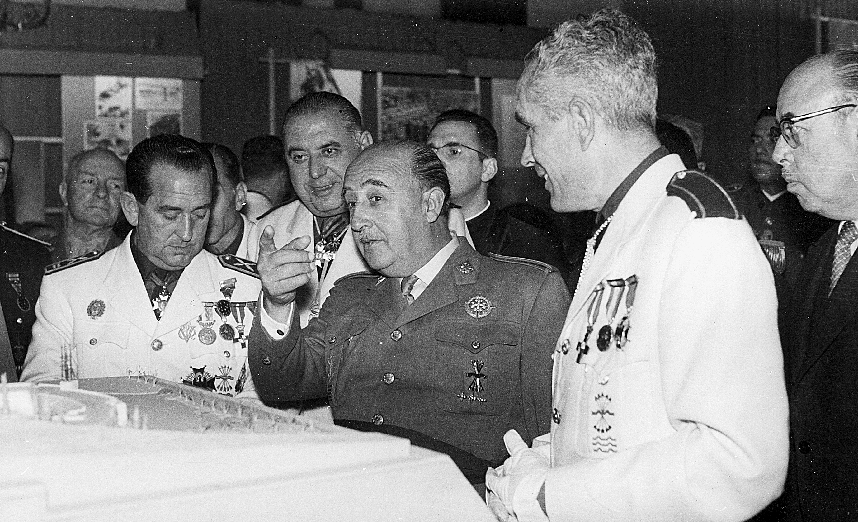 Tercera visita de Franco a la ciutat de Tarragona (1957).jpg