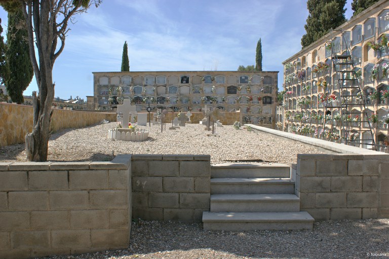 L'Ajuntament de Tarragona dignifica com a espai de la memòria dues fosses comunes del cementiri