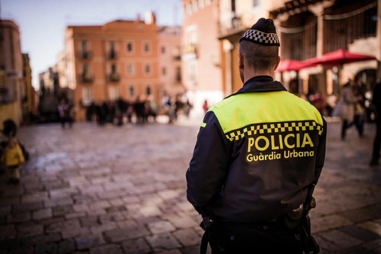 Guàrdia Urbana i Mossos d'Esquadra recuperen la campanya de seguretat ciutadana de Nadal