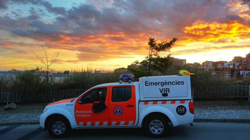 Vehicle de protreccio civil a la vesprada 