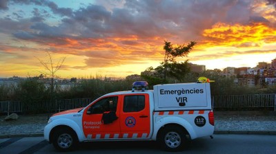 Vehicle de protreccio civil a la vesprada 
