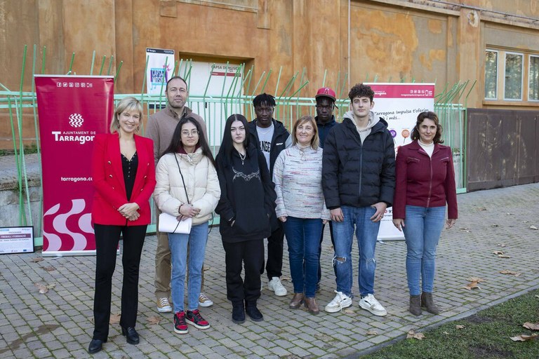 Prop d'una desena de joves tutelats i extutelats treballen en diverses àrees municipals amb el programa TIF Jove de Tarragona Impulsa